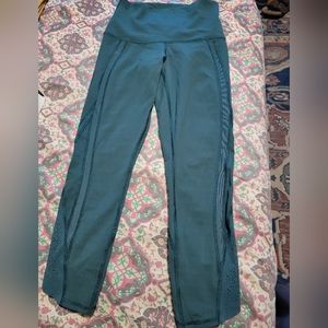 Lululemon tight 23" Size 4 Hunter green
